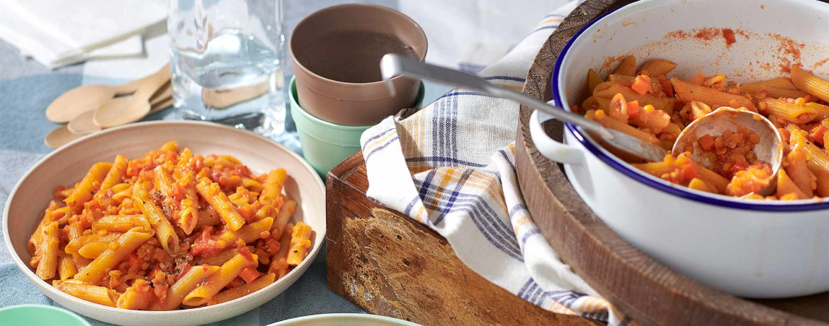 One Pot Pasta mit Linsenbolognese zum Campen für 4 Personen von lidl-kochen.de