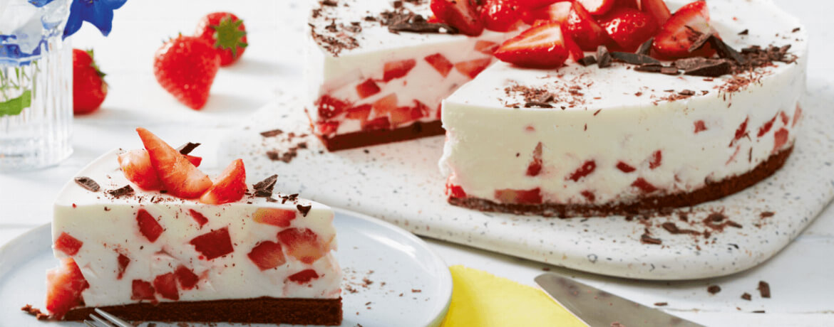 Erdbeer-Quark-Torte mit Schokoboden - Rezept | LIDL Kochen