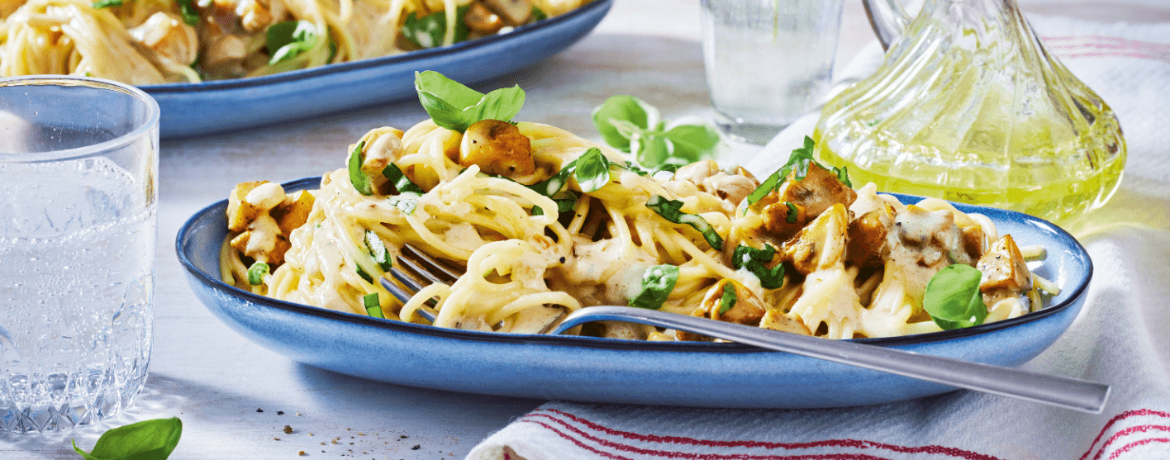 Spaghetti mit Gorgonzola-Pilzsoße und Basilikum für 4 Personen von lidl-kochen.de