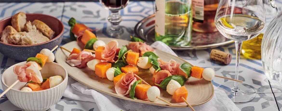 Fruchtige Melonen Schinken Spieße — Rezepte Suchen