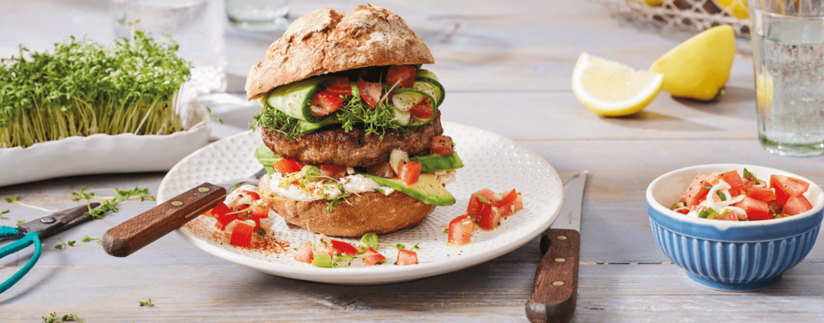 Avocado-Burger mit Tomatensalsa für 4 Personen von lidl-kochen.de