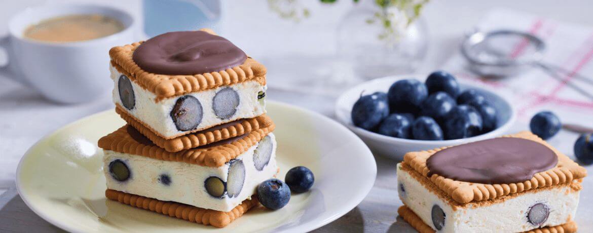 Heidelbeer Parfait Mit Dunkler SchokosoßE - Rezepte Suchen