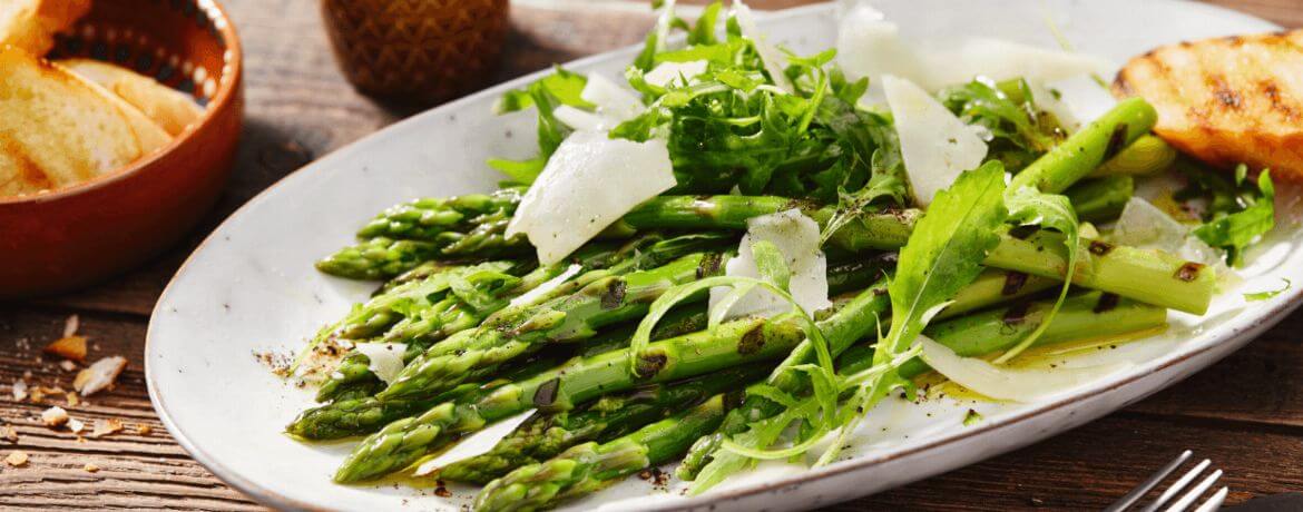 Gebratener grüner Spargel mit Manchego-image