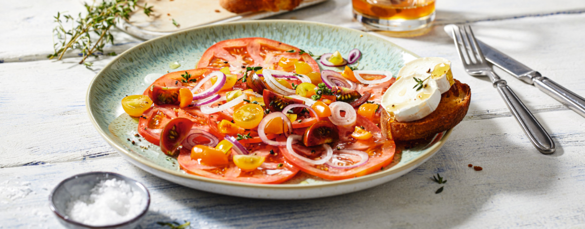 Tomatencarpaccio mit Ziegenkäse-Crostini für 4 Personen von lidl-kochen.de