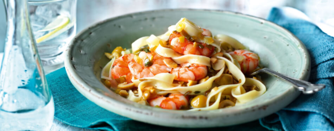 Tagliatelle-Nudeln mit Garnelen und Oliven-Tapenade für 4 Personen von lidl-kochen.de