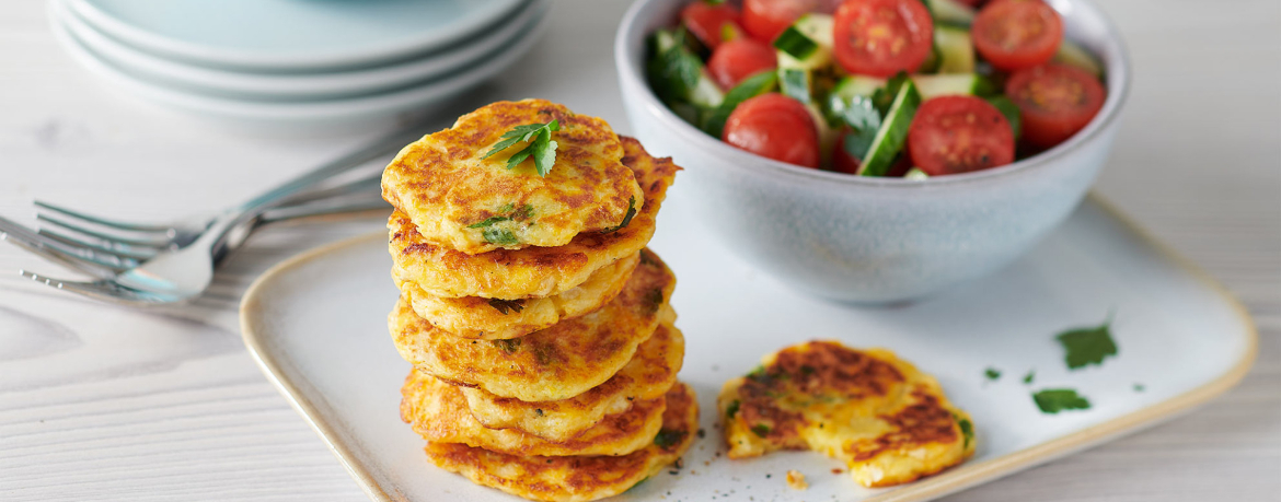 Kartoffeltaler mit Tomaten-Gurken-Salat für 4 Personen von lidl-kochen.de