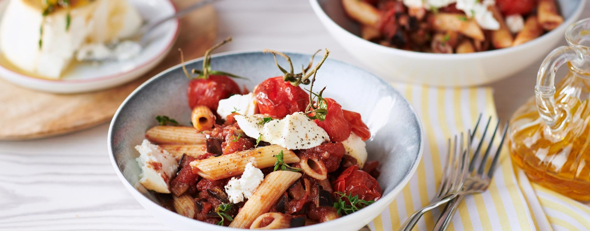 Pasta alla Norma mit Aubergine, Tomaten und gebackenem Frischkäse für 4 Personen von lidl-kochen.de