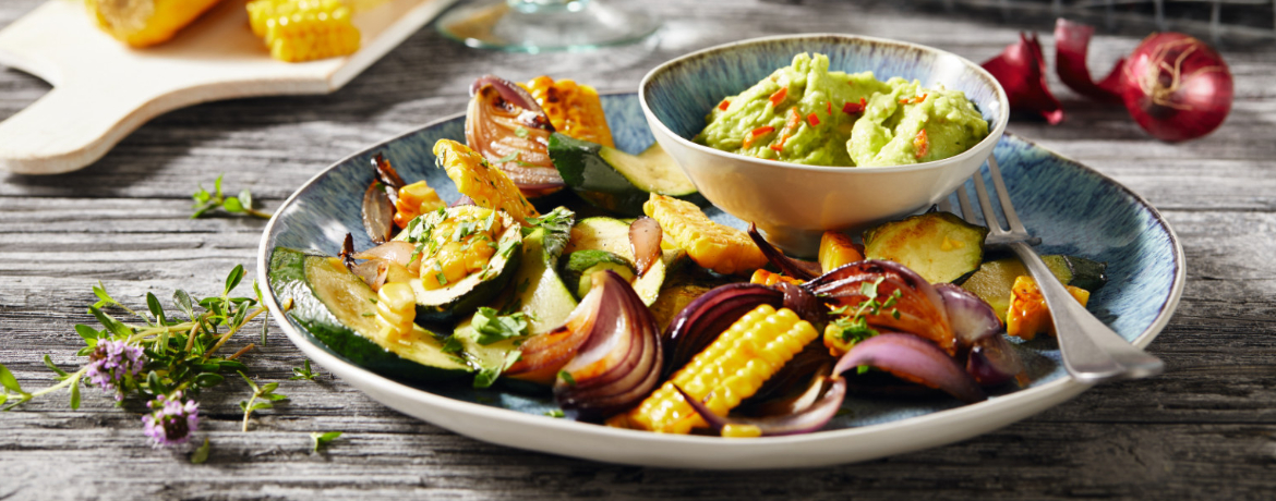 Grillgemüse-Salat mit Maiskolben und Guacamole für 4 Personen von lidl-kochen.de