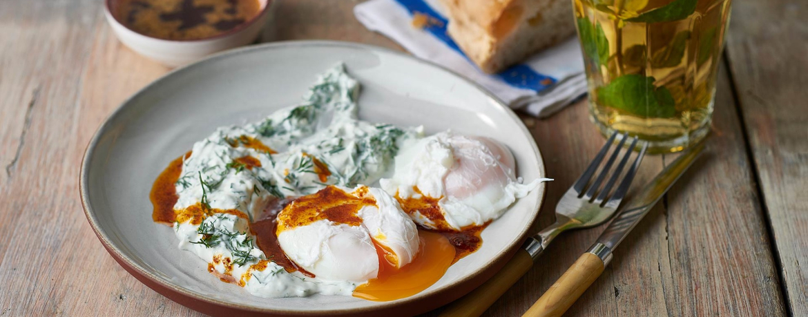 Cilbir – türkisches pochiertes Ei mit Joghurt und Gewürzbutter für 4 Personen von lidl-kochen.de