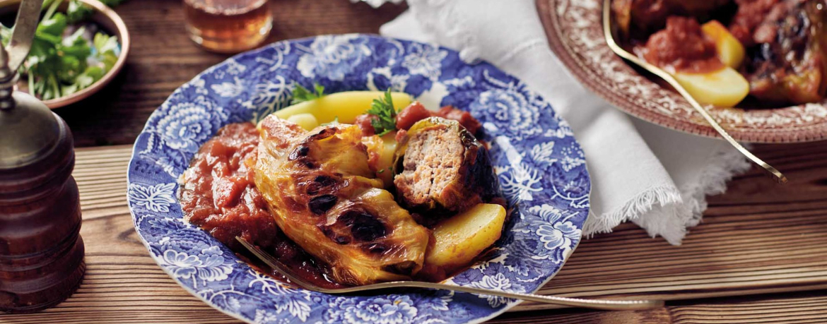Klassische Kohlroulade in Tomatensoße für 4 Personen von lidl-kochen.de