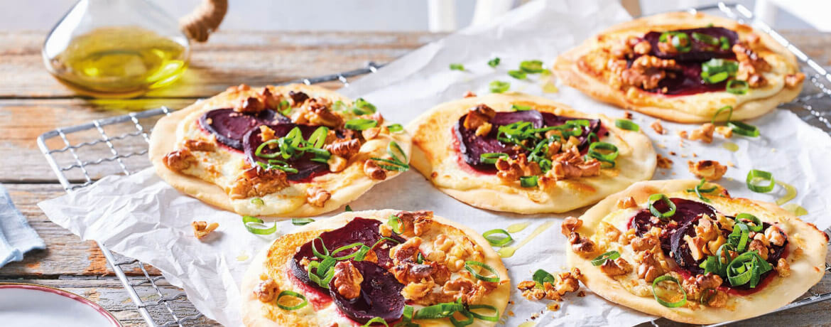 Mini-Flammkuchen mit Roter Bete für 4 Personen von lidl-kochen.de