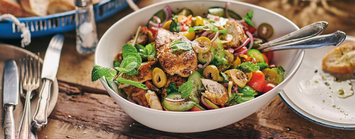 Horiatiki – griechischer Salat mit Hähnchen für 4 Personen von lidl-kochen.de