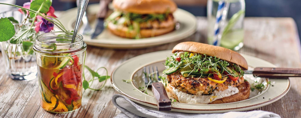 Fischburger mit Chili-Gurken für 4 Personen von lidl-kochen.de