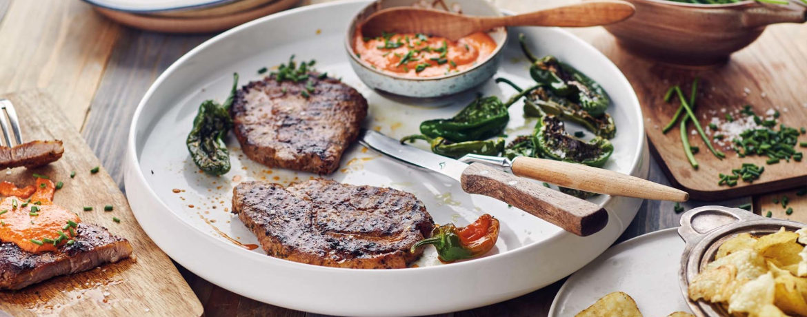 Schweinerückensteaks mit Grillpaprikasauce für 4 Personen von lidl-kochen.de