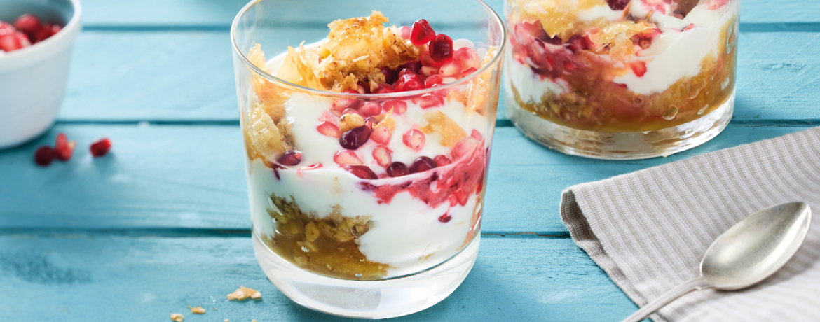 Baklavatrifle mit griechischem Joghurt und Granatapfel für 4 Personen von lidl-kochen.de