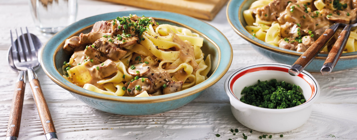 Kalbsragout mit Champignons und Bandnudeln für 4 Personen von lidl-kochen.de