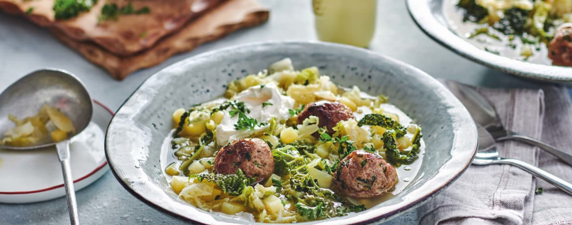Wirsingeintopf mit Hackbällchen - Rezept | LIDL Kochen Wirsingeintopf mit Hackbällchen - Rezept | LIDL Kochen