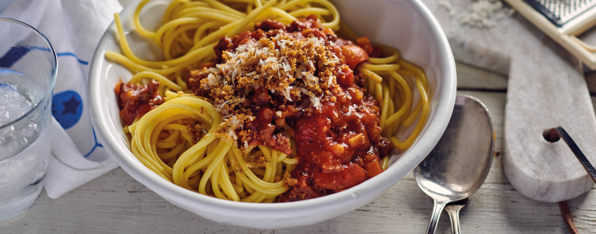 Spaghetti Bolognese alla Ragù mit knusprigem Parmesan-Topping für 4 Personen von lidl-kochen.de