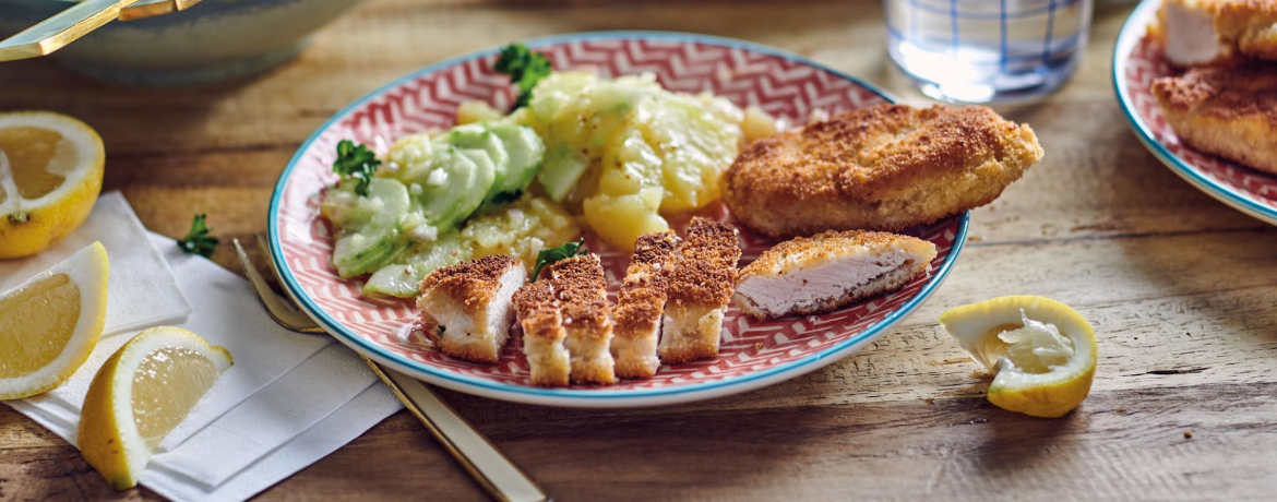 Backhendl mit Kartoffel-Gurken-Salat und frittierter Petersilie für 4 Personen von lidl-kochen.de