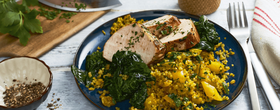 Putenbrust mit Petersilien-Bulgur an Spinat mit Knoblauch für 4 Personen von lidl-kochen.de