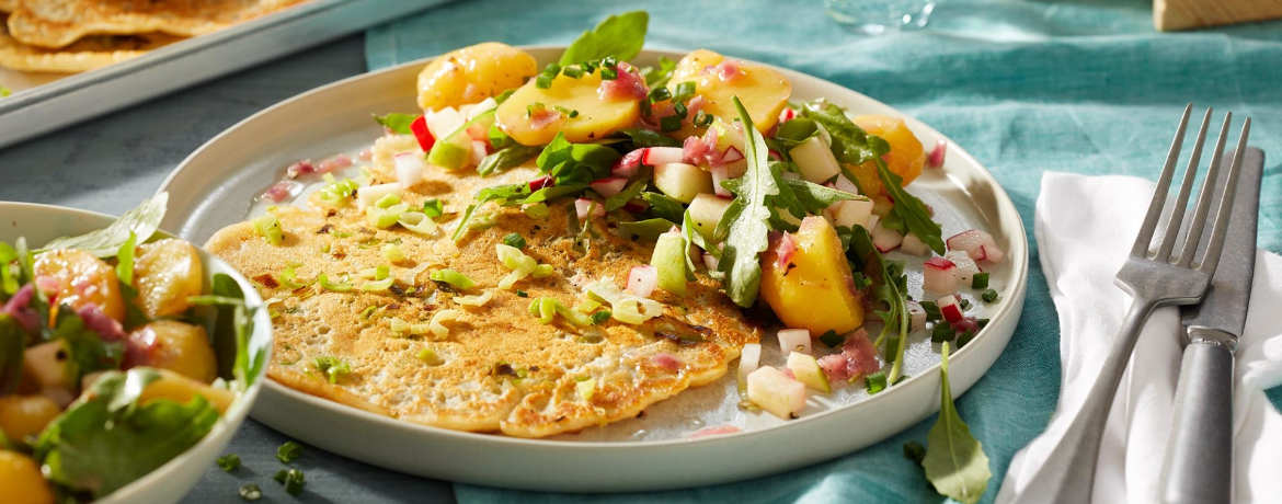 Lauchpfannkuchen mit Herbstlichem Apfel - Kartoffelsalat für 4 Personen von lidl-kochen.de