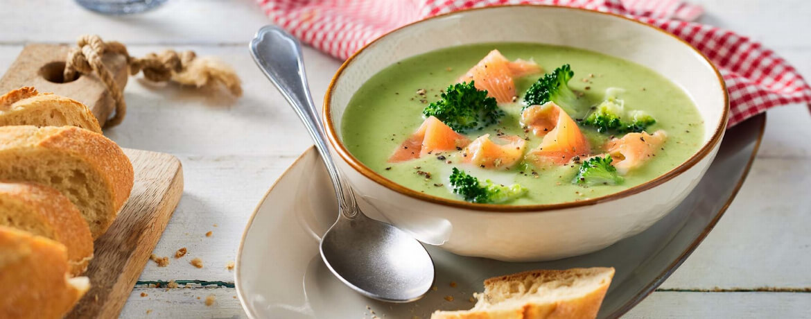 Brokkolicremesuppe mit Lachsstreifen - Rezept | LIDL Kochen