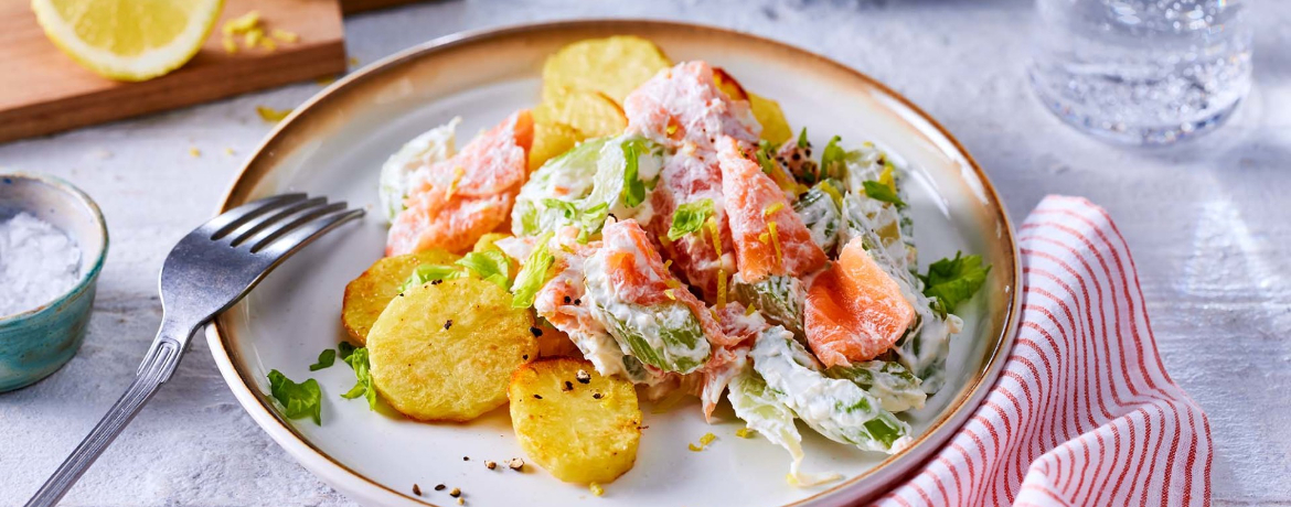 Sellerie-Lachs-Pfanne mit Kartoffeltalern für 4 Personen von lidl-kochen.de