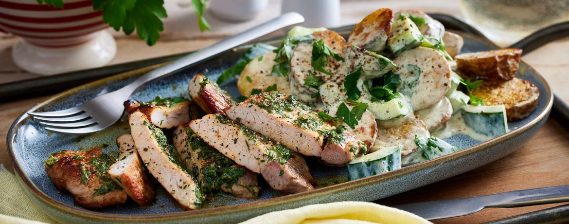 Kräuterschnitzel mit Röstkartoffel-Gurken-Salat für 4 Personen von lidl-kochen.de