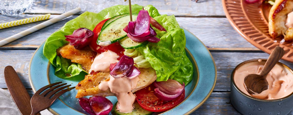 Low-Carb-Hähnchenburger mit Salat und Balsamicozwiebeln für 4 Personen von lidl-kochen.de