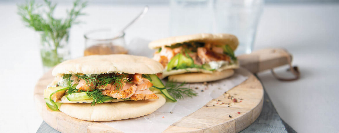 Gefüllte Pita mit Lachs und Honig-Senf-Dip für 4 Personen von lidl-kochen.de