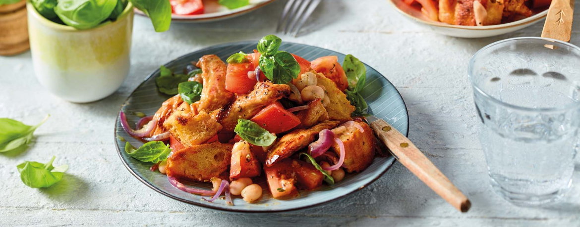 Putenfilets mit Tomaten-Brot-Salat und weiße Bohnen für 4 Personen von lidl-kochen.de