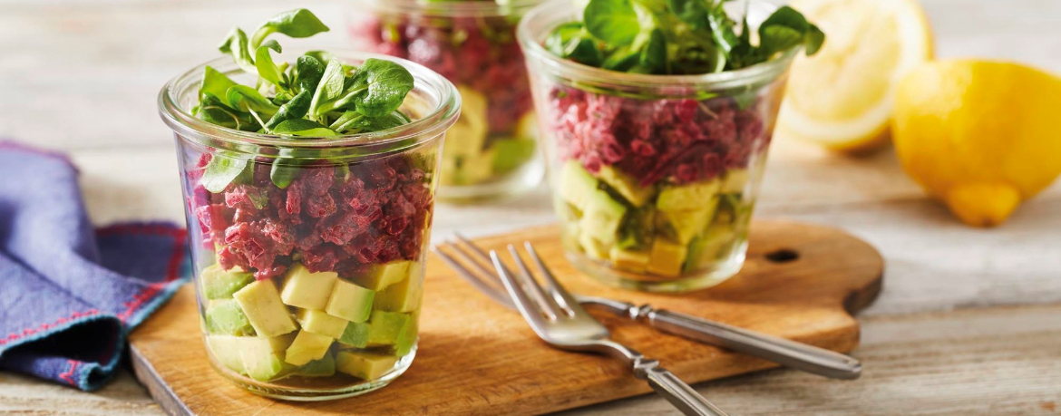 Rote-Bete-Pumpernickel-Tartar auf Avocado für 4 Personen von lidl-kochen.de