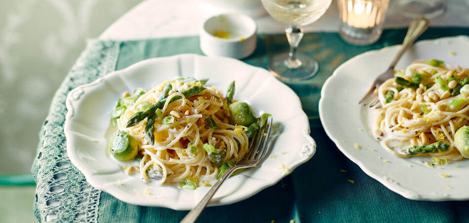 Spaghetti mit Avocado und grünem Spargel in Zitronensoße für 4 Personen von lidl-kochen.de