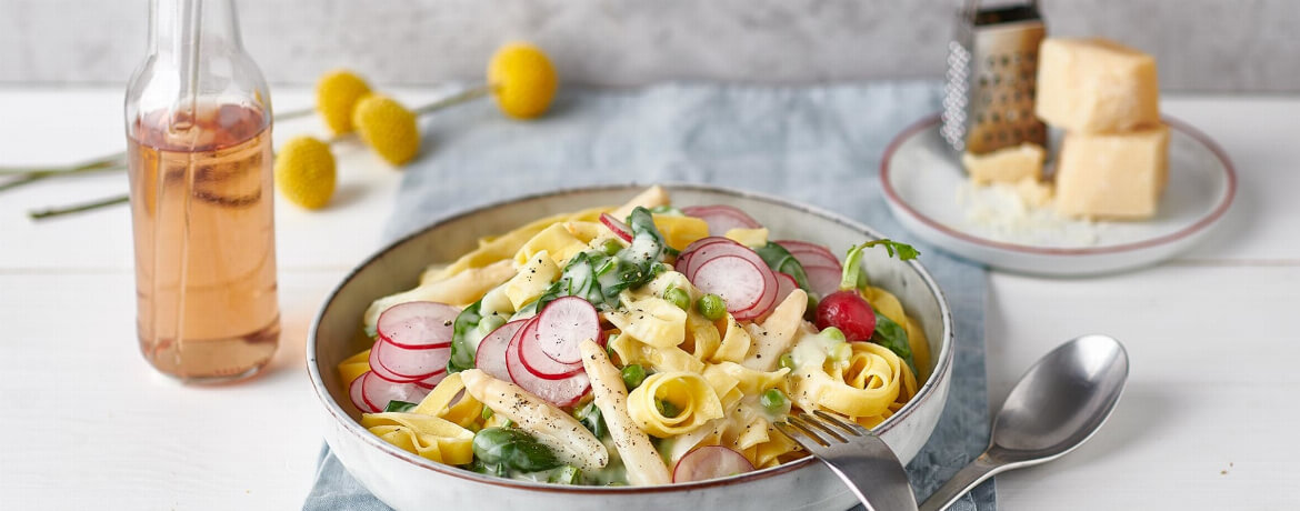 Frühlingspasta mit Spargel für 4 Personen von lidl-kochen.de