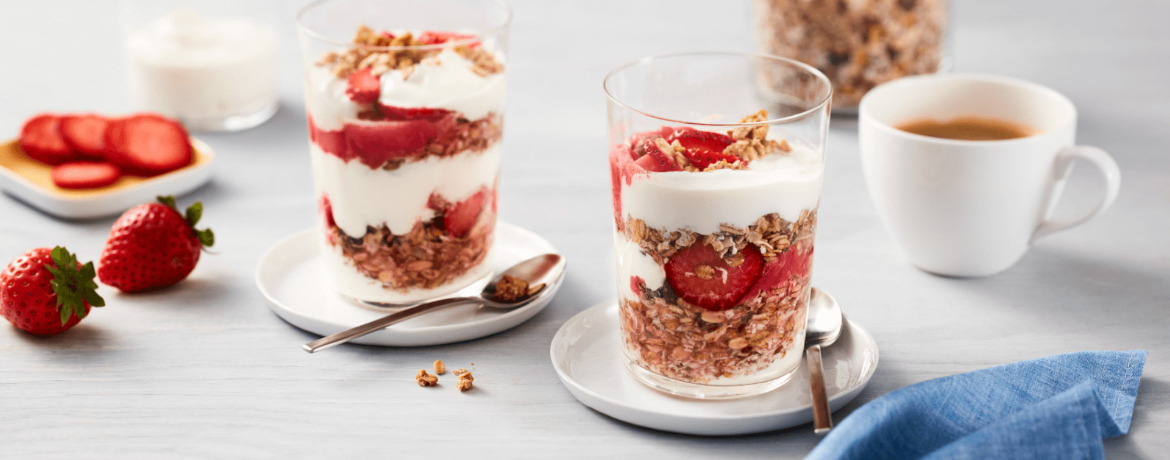 Müsli mit Erdbeeren und Rhabarber für 4 Personen von lidl-kochen.de