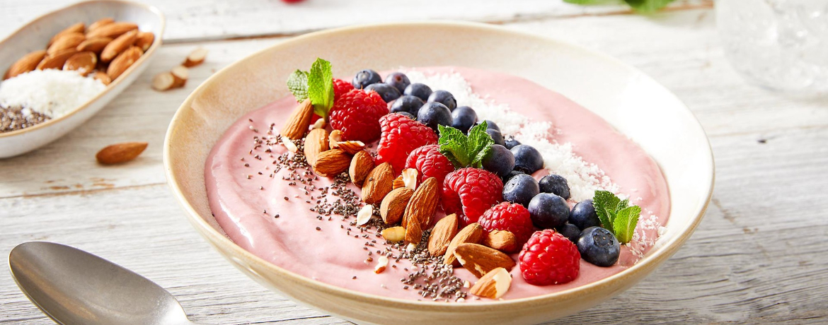 Beeren-Smoothie-Bowl für 4 Personen von lidl-kochen.de