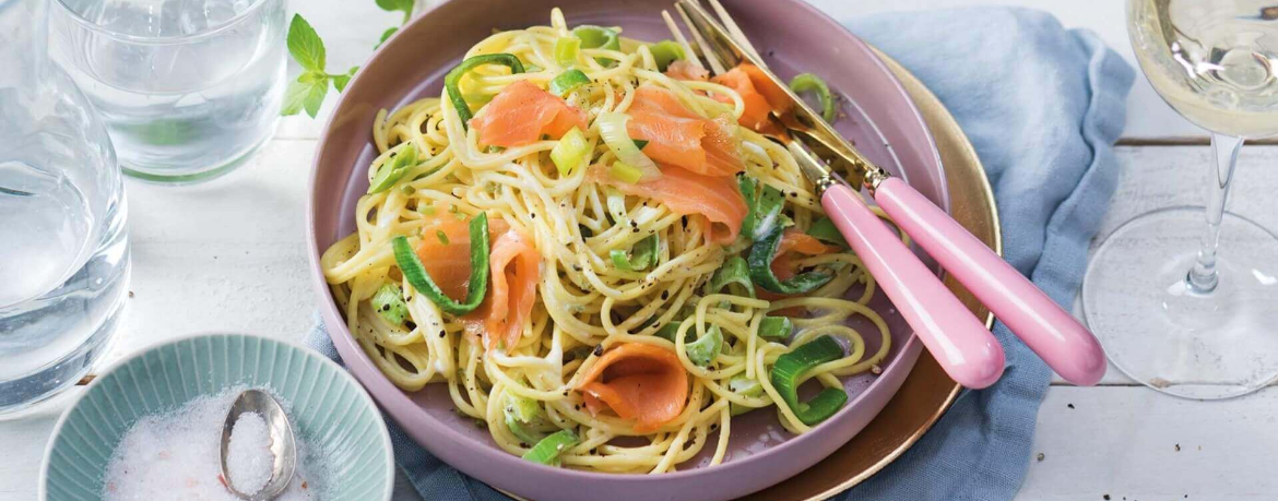 Spaghetti mit Räucherlachs und Zitronen-Crème-fraîche für 4 Personen von lidl-kochen.de