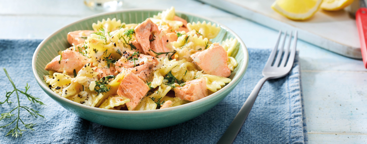 Schnelle Nudeln mit Lachs-Sahnesoße für 4 Personen von lidl-kochen.de