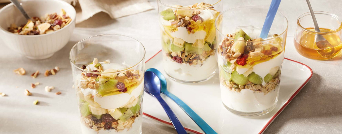 Joghurt mit Müsli, Banane und Kiwi für 4 Personen von lidl-kochen.de