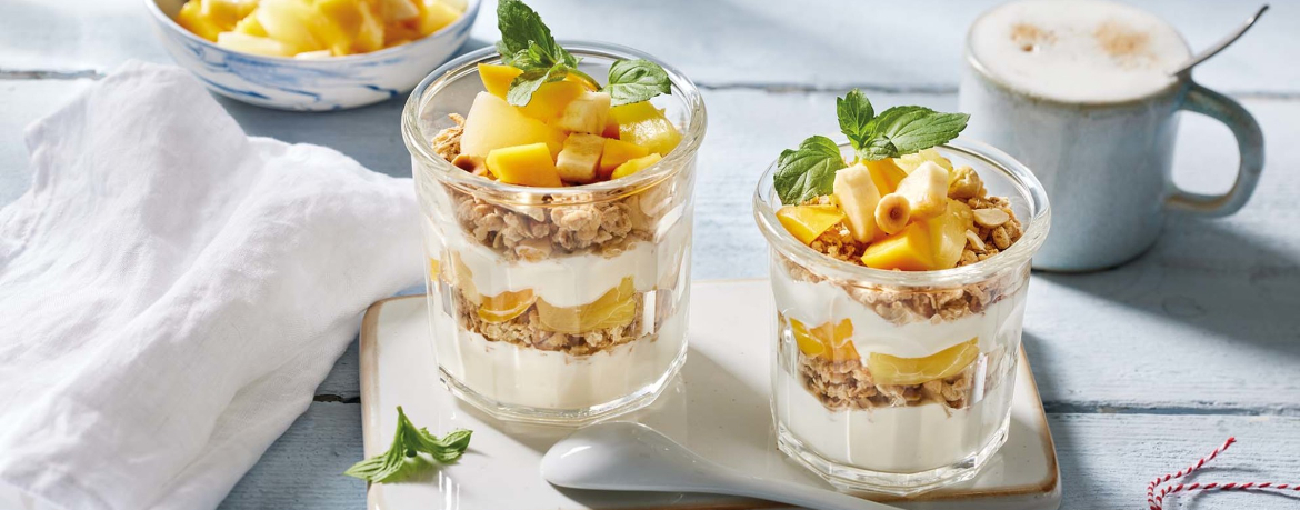 Joghurt mit Müsli und exotischem Obst für 4 Personen von lidl-kochen.de