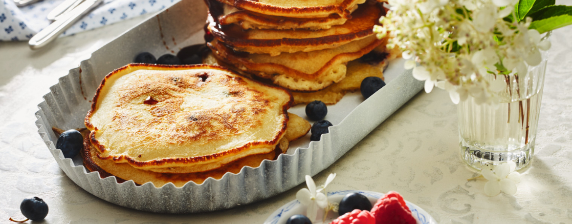 Vegane Pancakes mit Beeren und Zuckerrübensirup für 4 Personen von lidl-kochen.de