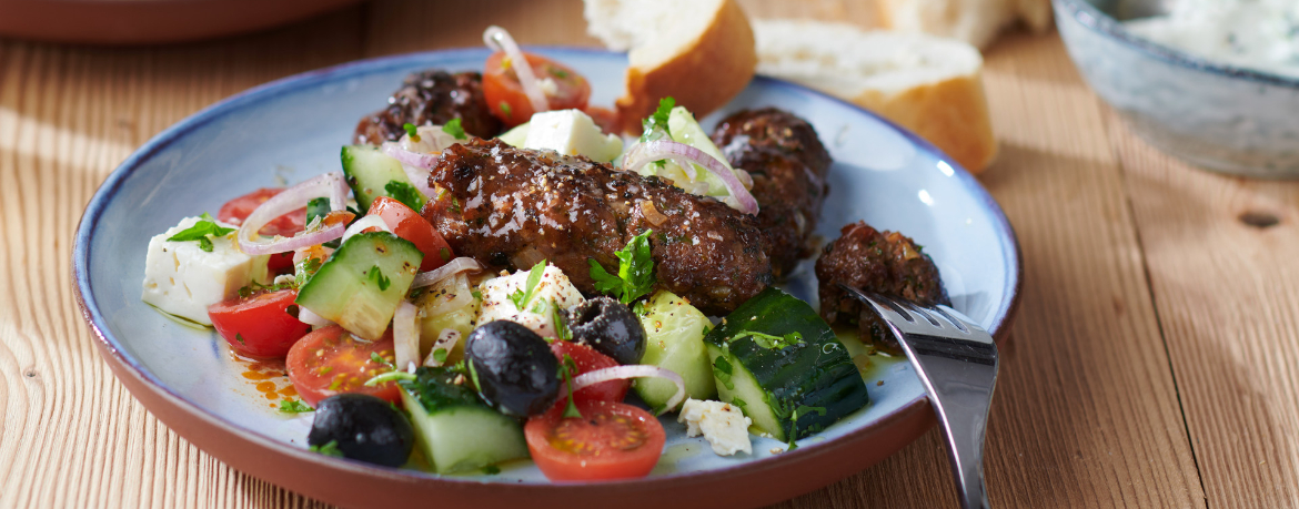 Cevapcici mit griechischem Salat für 4 Personen von lidl-kochen.de