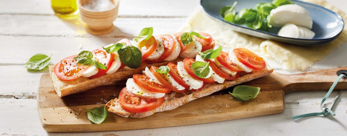 Baguette mit Caprese und Basilikum für 4 Personen von lidl-kochen.de