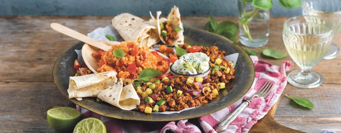 Veganes Zucchini-Gyros mit Tomatenreis und Zaziki für 4 Personen von lidl-kochen.de