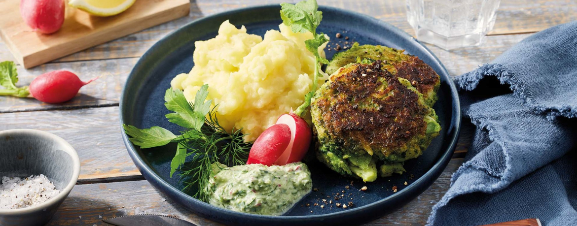Brokkoli-Frikadellen mit Kartoffelpüree mit Frühlingsquark für 4 Personen von lidl-kochen.de