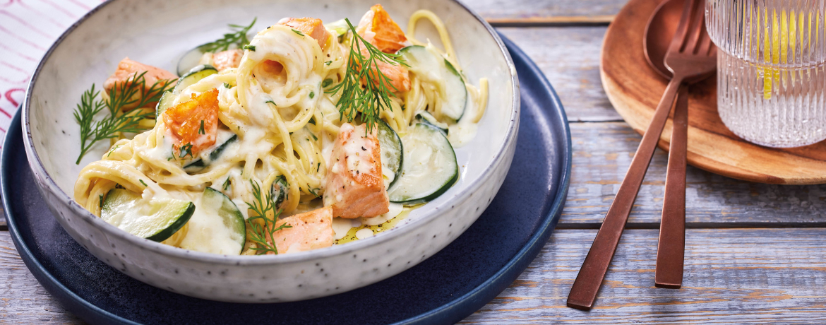 Spaghetti mit Lachs und Zucchini für 4 Personen von lidl-kochen.de