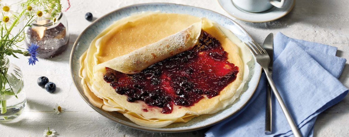 Pfannkuchen mit Heidelbeerkonfitüre für 4 Personen von lidl-kochen.de