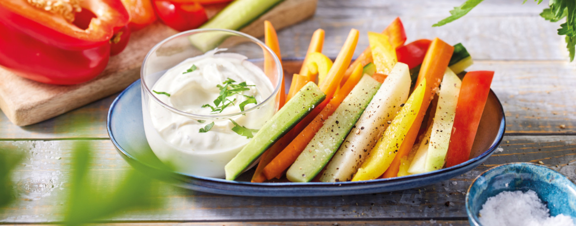 Kräuterquark mit Gemüsesticks für 4 Personen von lidl-kochen.de