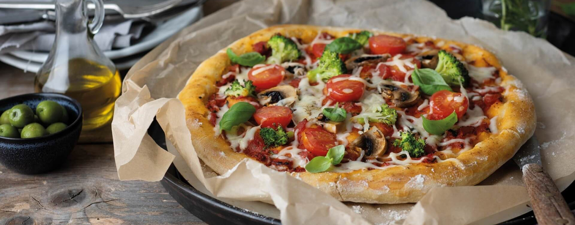 Pizza mit Brokkoli und Champignons für 4 Personen von lidl-kochen.de