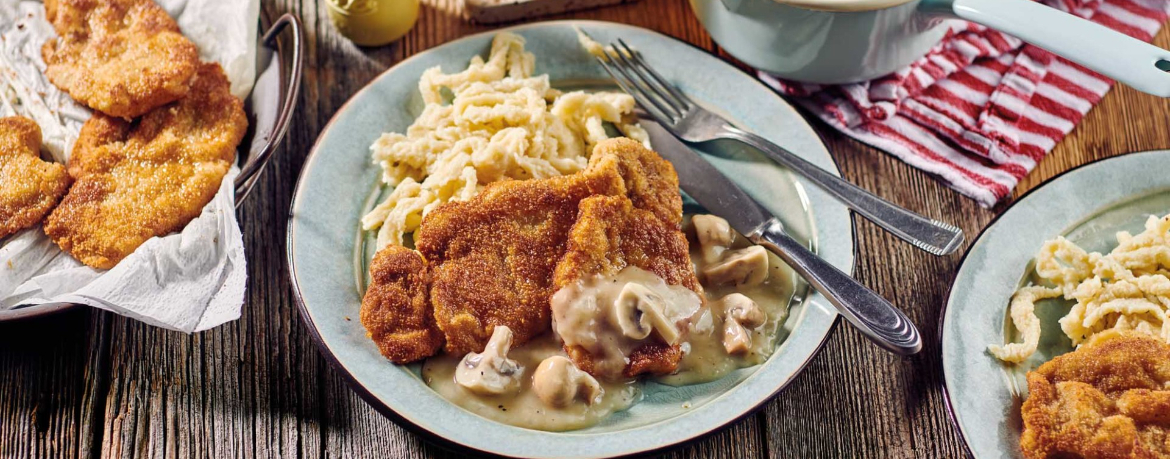 Schnitzel mit Spätzle und Champignon-Rahmsauce für 4 Personen von lidl-kochen.de